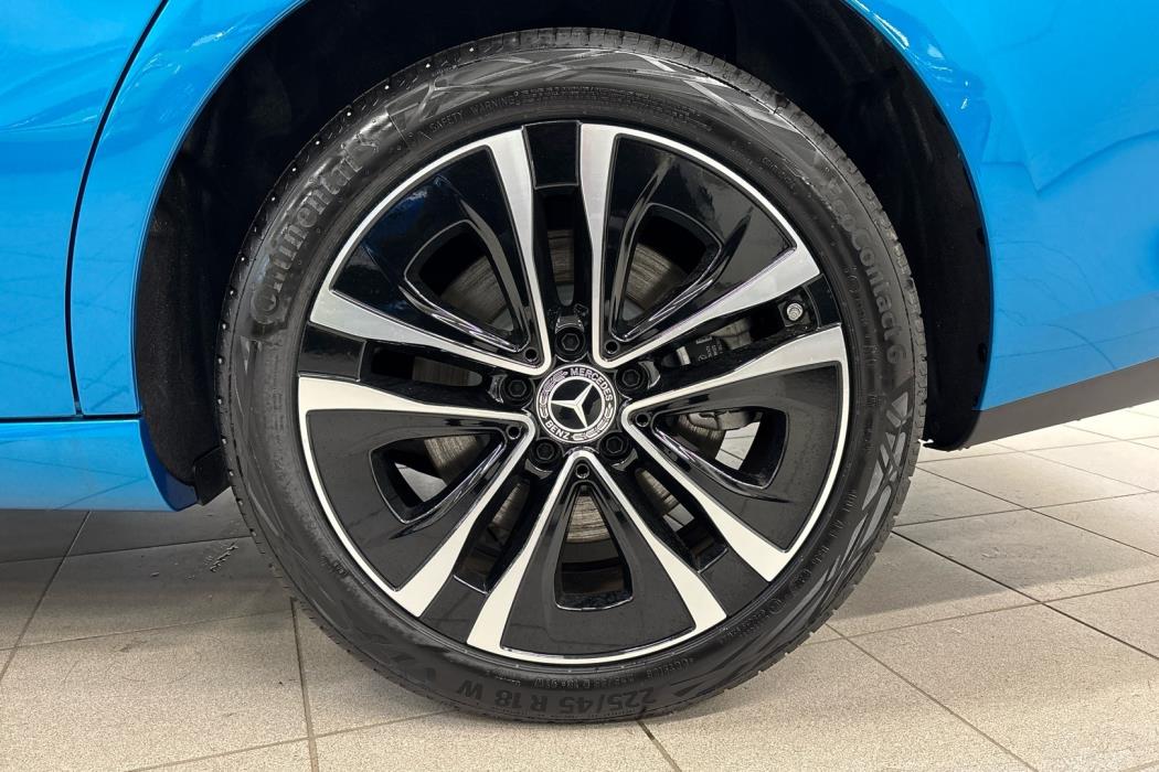 MERCEDES-BENZ CLA 2025