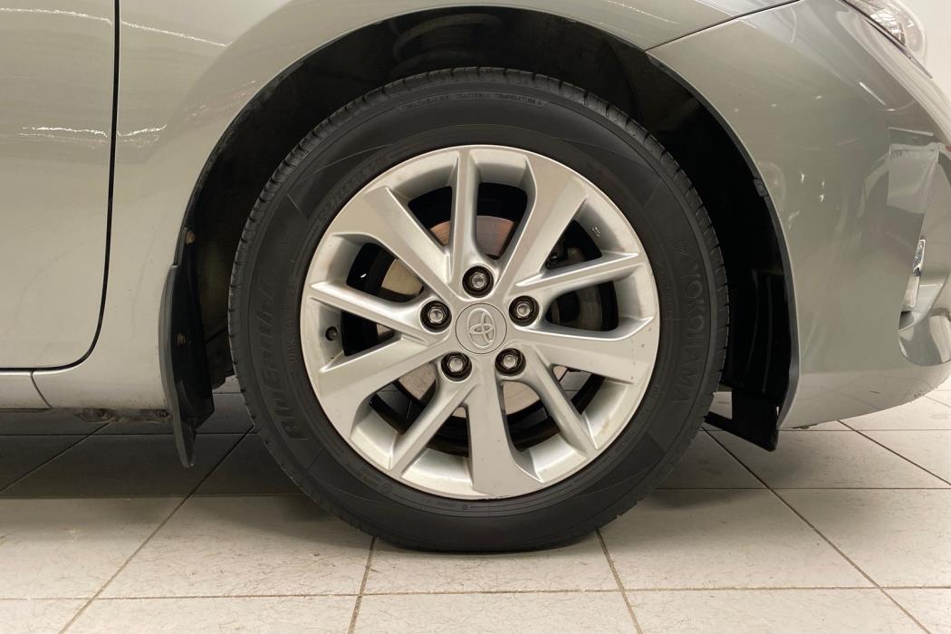 TOYOTA Auris 2014