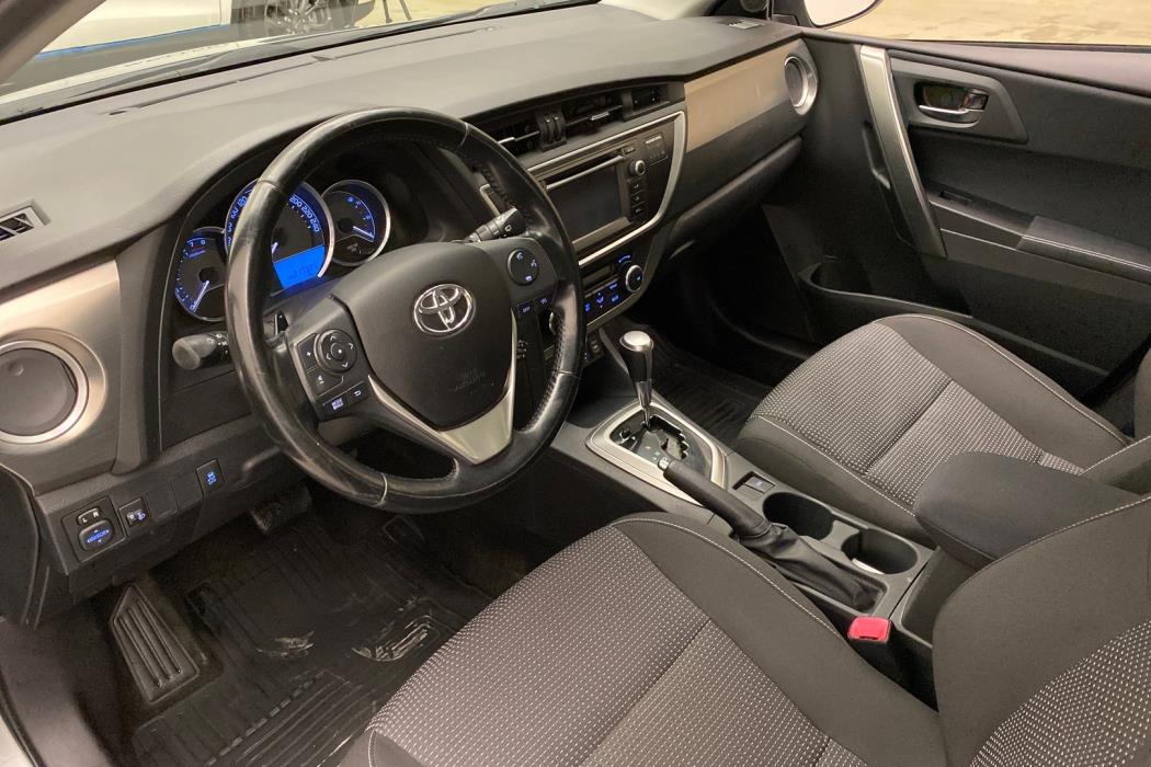 TOYOTA Auris 2014