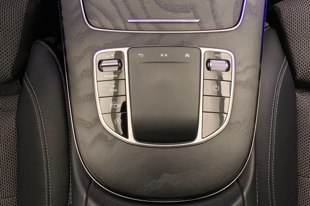 MERCEDES-BENZ E 2023