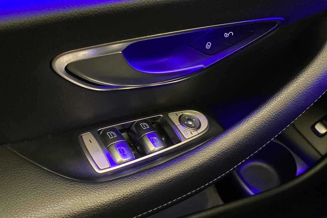 MERCEDES-BENZ E 2023