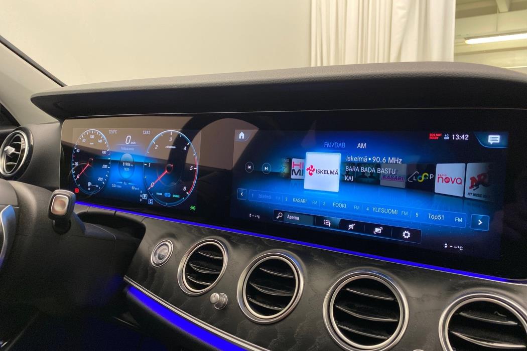 MERCEDES-BENZ E 2023