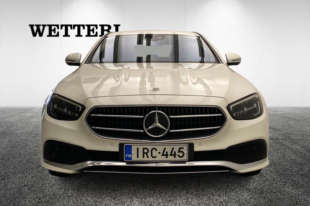 MERCEDES-BENZ E 2023