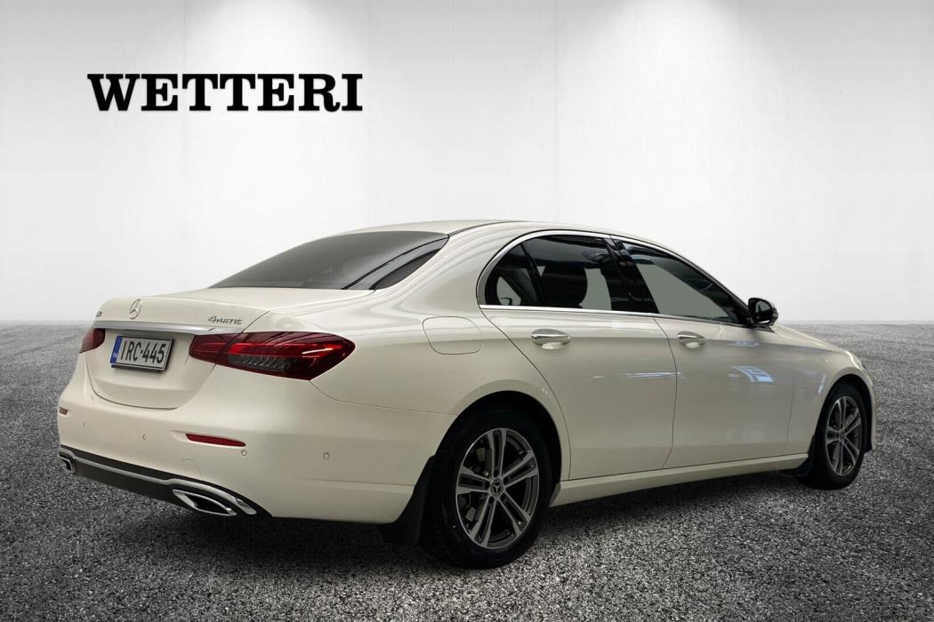 MERCEDES-BENZ E 2023