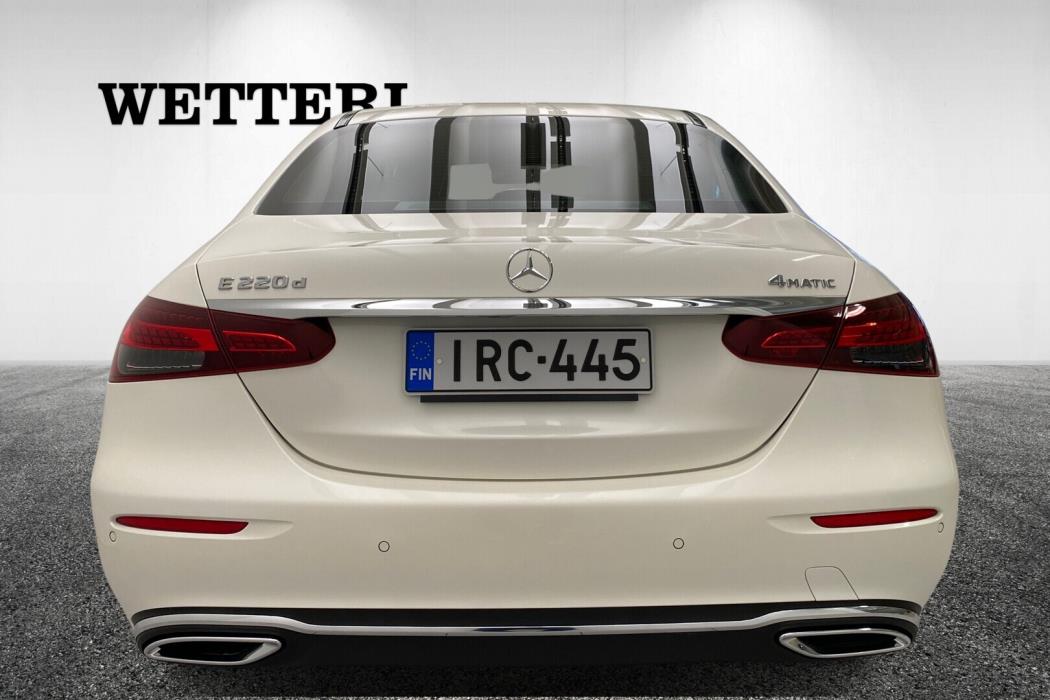 MERCEDES-BENZ E 2023