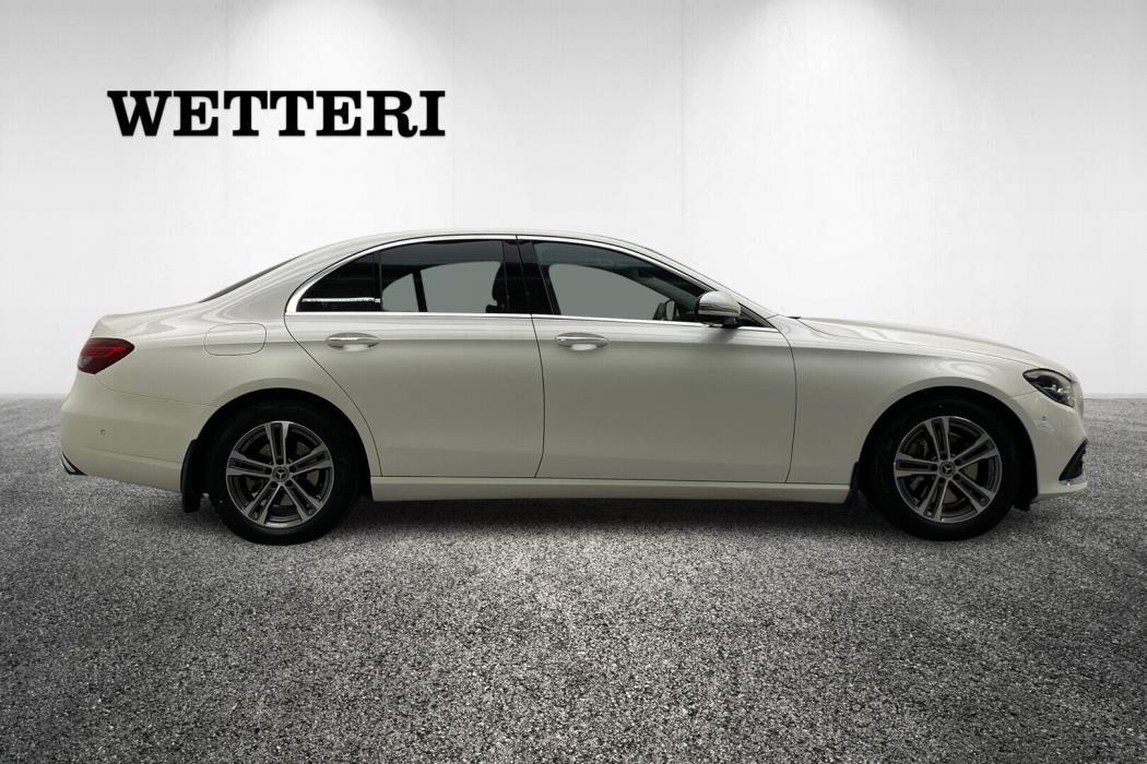 MERCEDES-BENZ E 2023