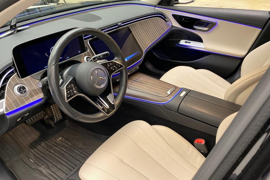 MERCEDES-BENZ E 2023