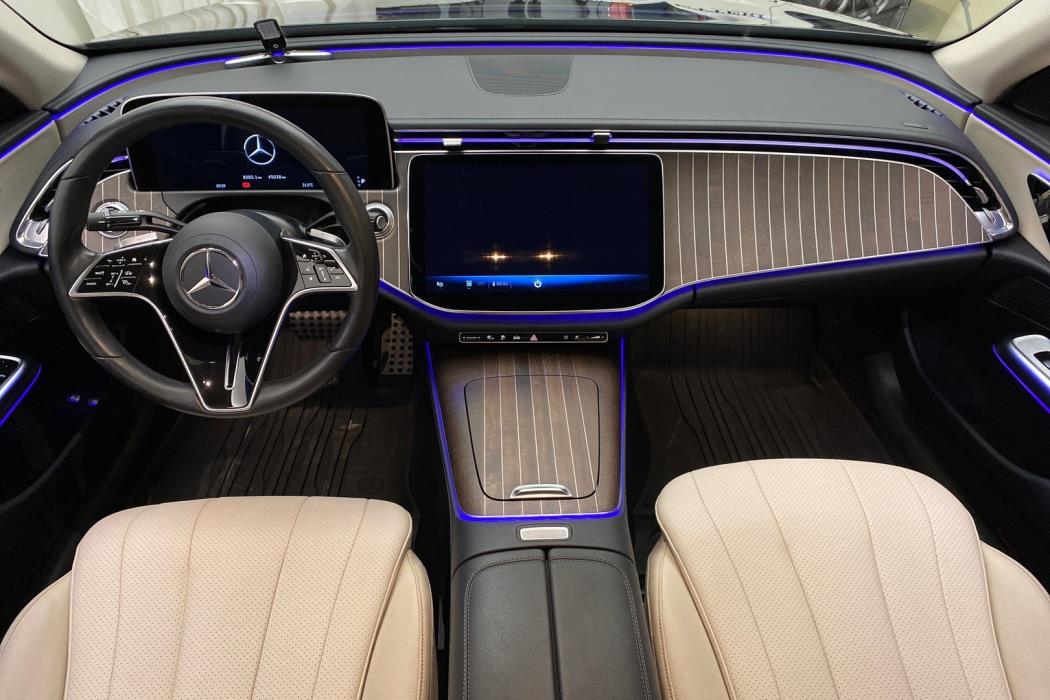 MERCEDES-BENZ E 2023