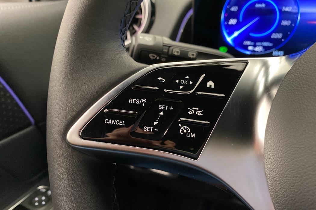 MERCEDES-BENZ EQB 2024