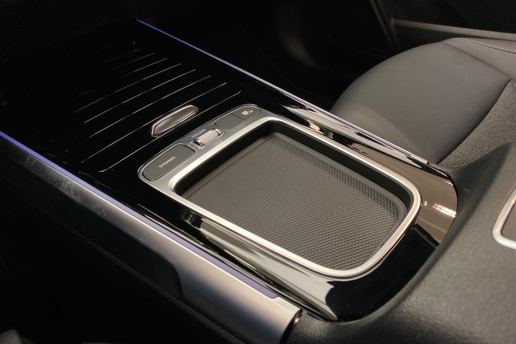 MERCEDES-BENZ EQB 2024