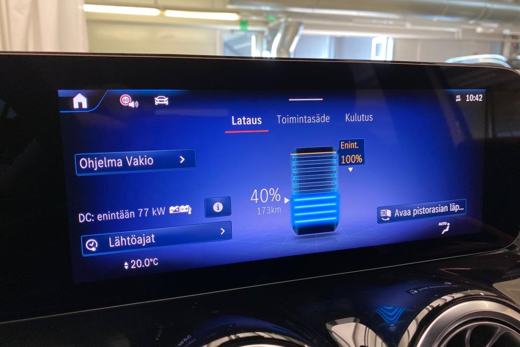 MERCEDES-BENZ EQB 2024