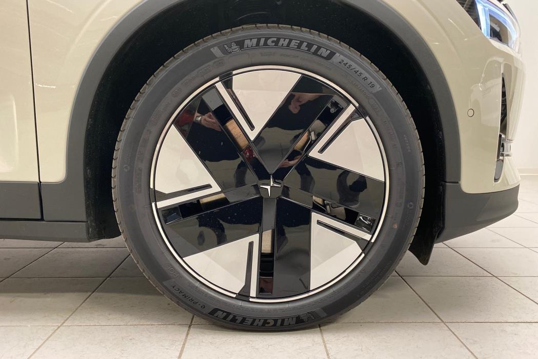POLESTAR 2 2025