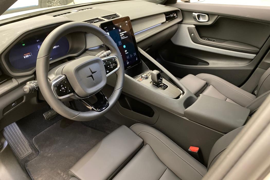 POLESTAR 2 2025