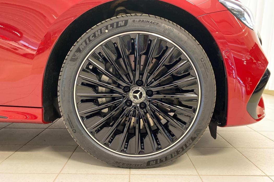 MERCEDES-BENZ E 2025
