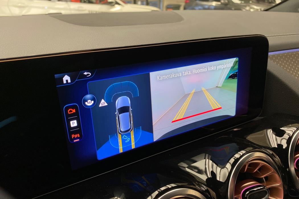 MERCEDES-BENZ EQA 2025