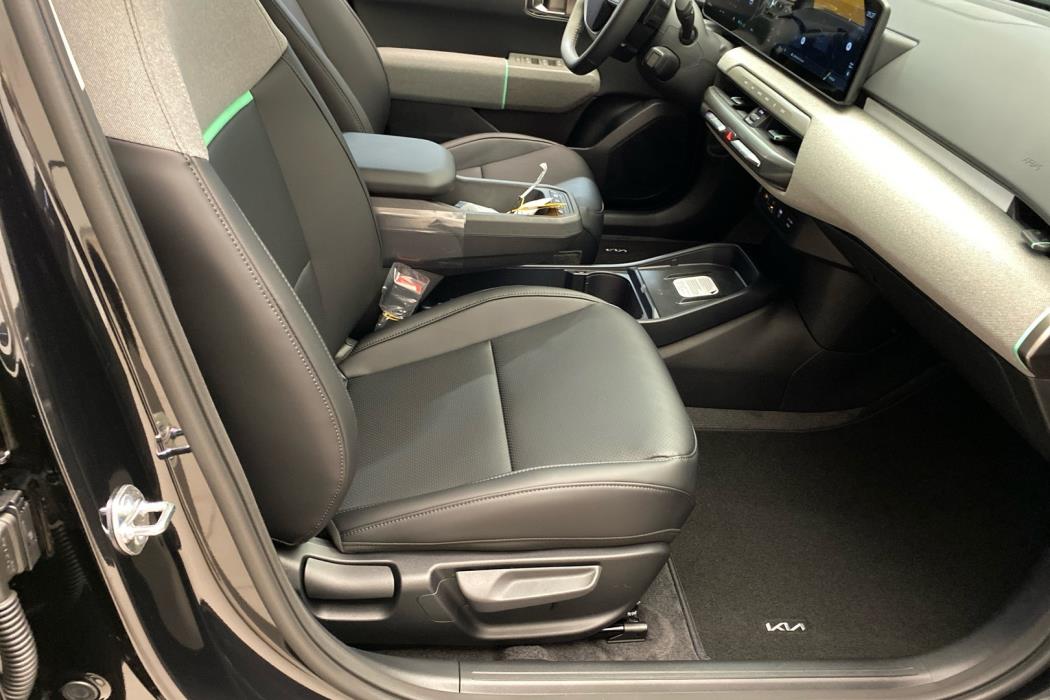 KIA EV4 2026