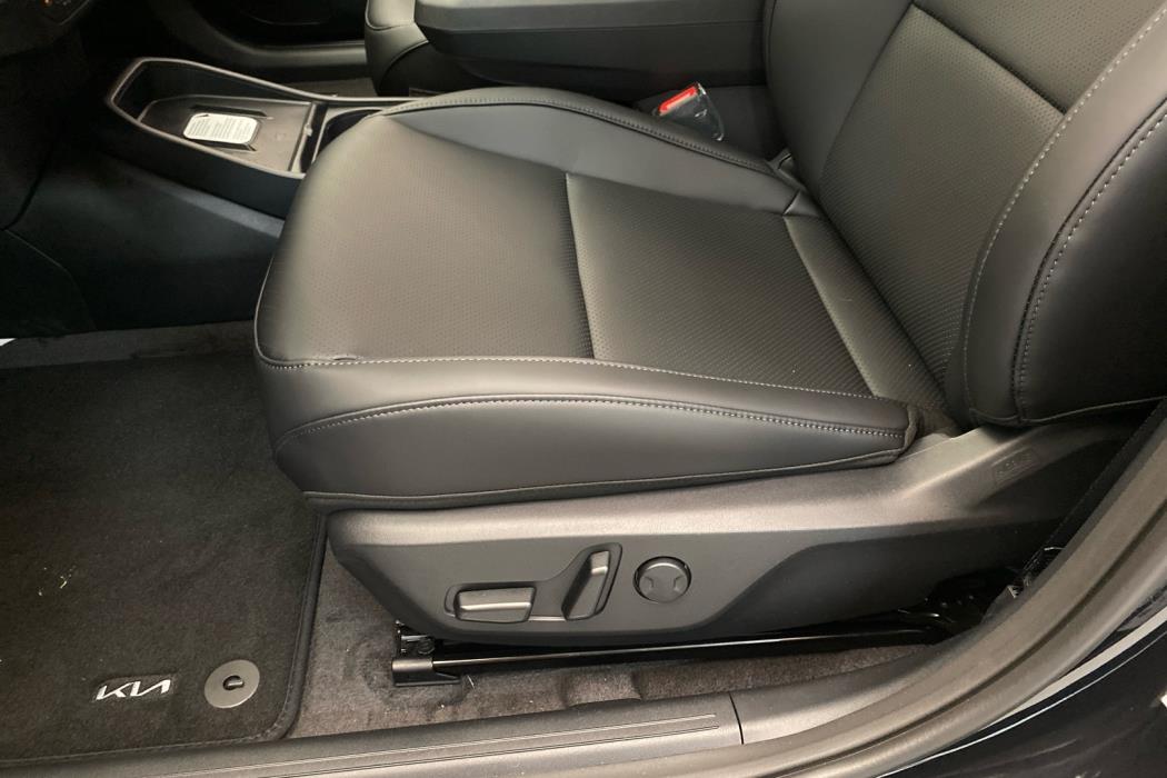KIA EV4 2026