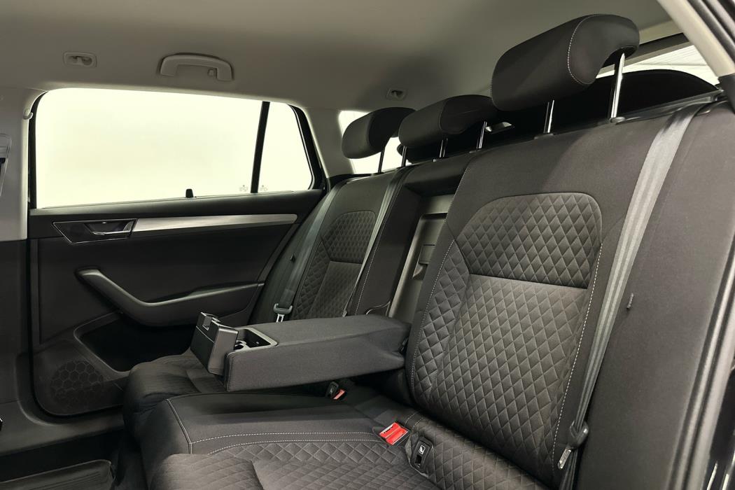 SKODA SUPERB COMBI 2020