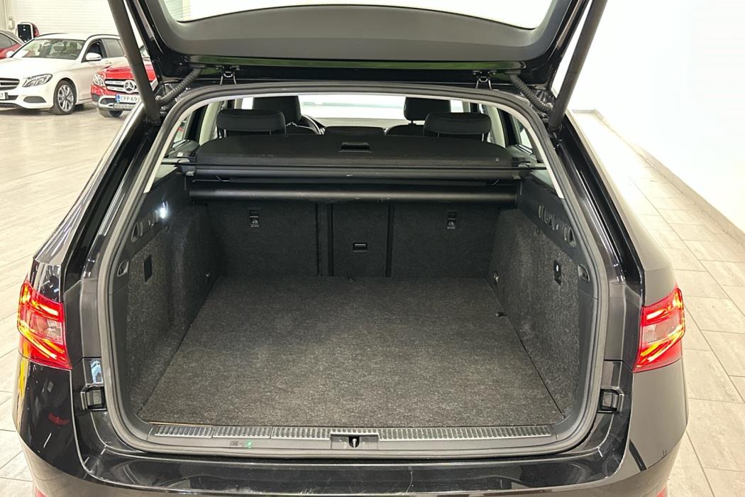 SKODA SUPERB COMBI 2020