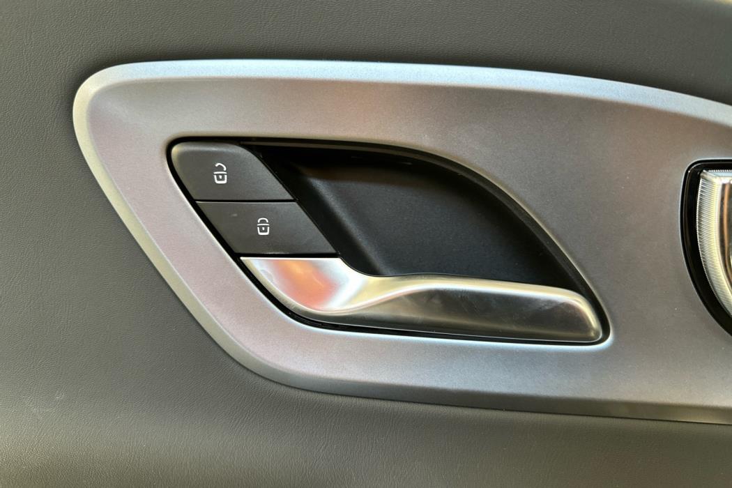 MERCEDES-BENZ CLA 2025