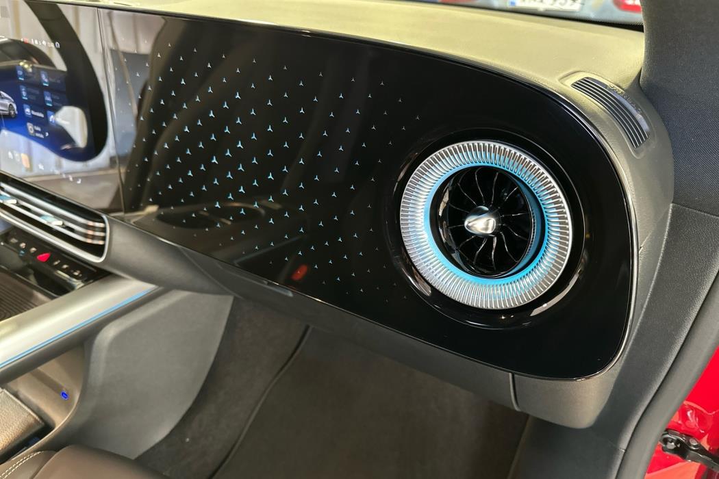 MERCEDES-BENZ CLA 2025