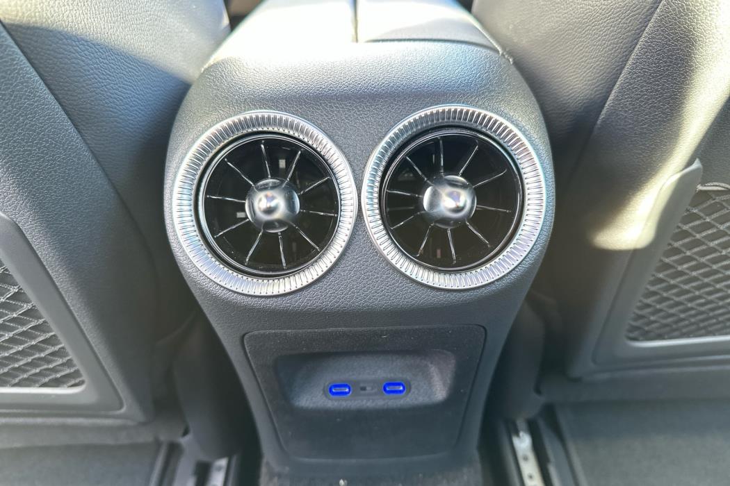 MERCEDES-BENZ CLA 2025