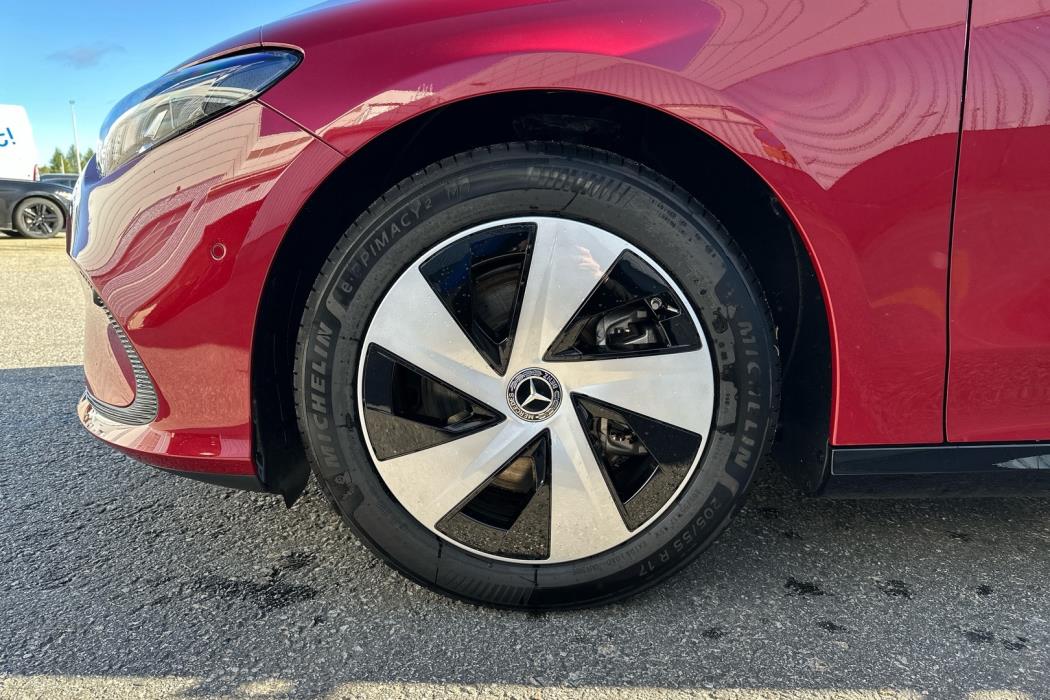 MERCEDES-BENZ CLA 2025