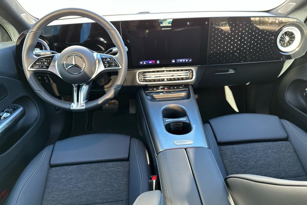 MERCEDES-BENZ CLA 2025