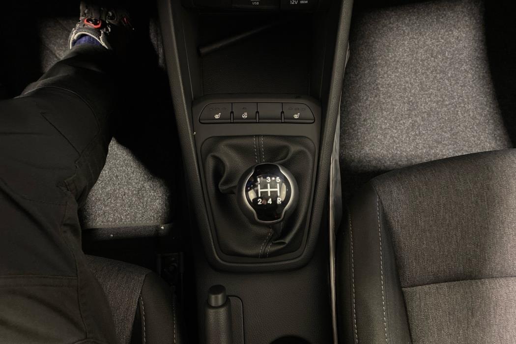 KIA STONIC 2024