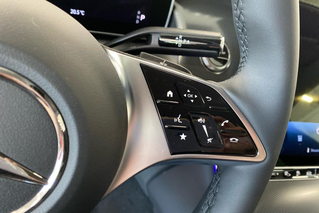 MERCEDES-BENZ GLC 2025