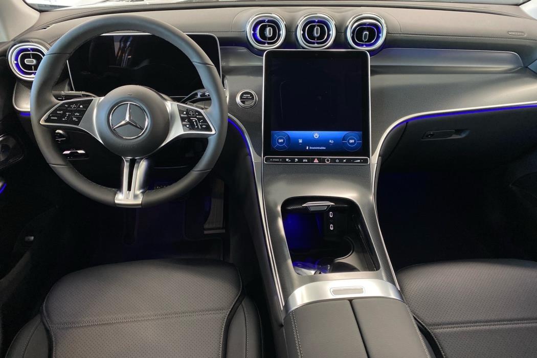 MERCEDES-BENZ GLC 2025