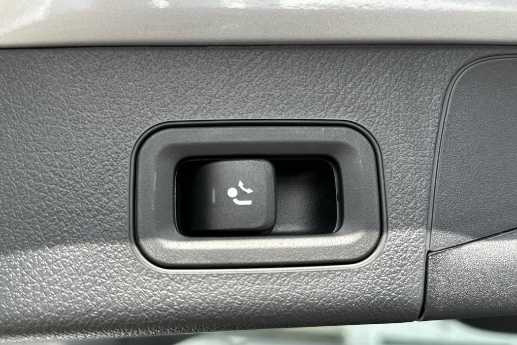 MERCEDES-BENZ EQB 2024