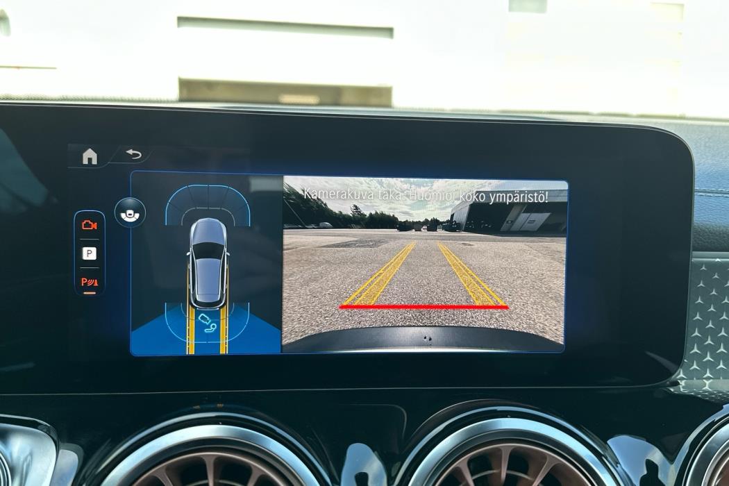 MERCEDES-BENZ EQB 2024