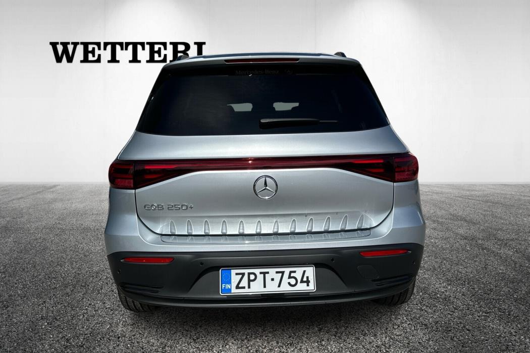 MERCEDES-BENZ EQB 2024