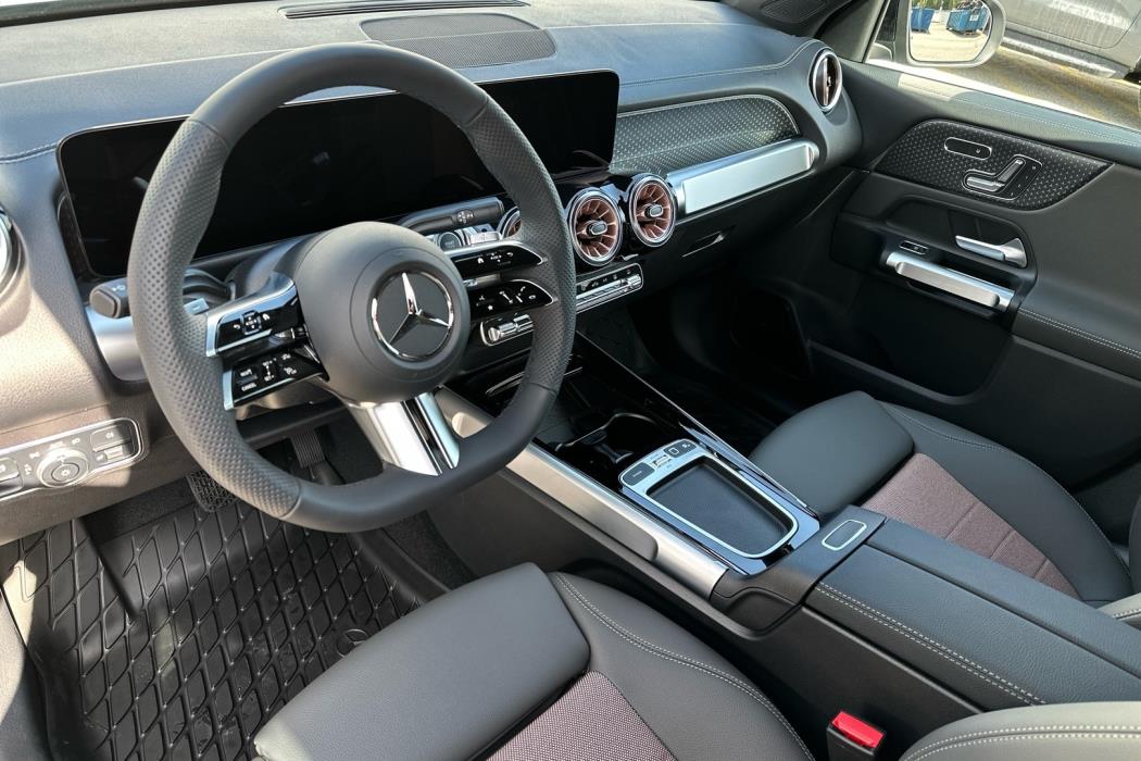 MERCEDES-BENZ EQB 2024