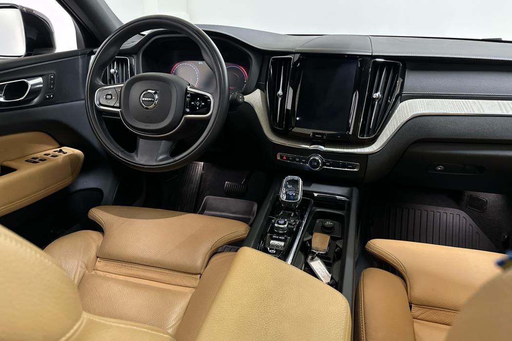VOLVO XC60 2020