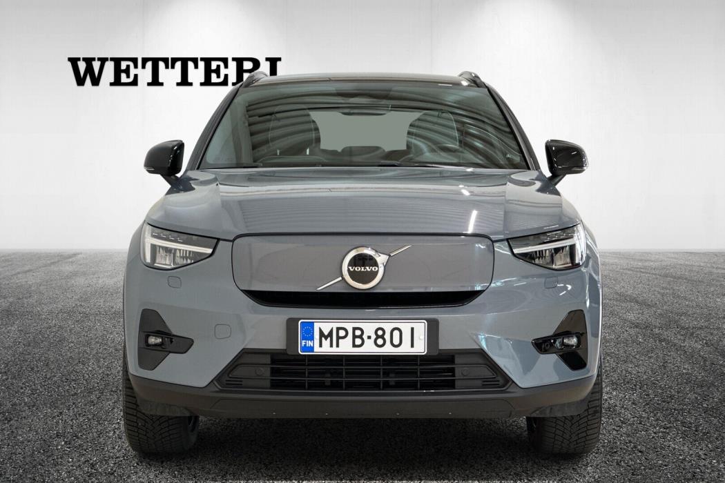 VOLVO XC40 2024