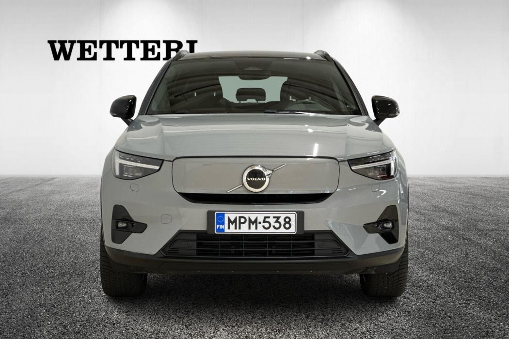 VOLVO XC40 2024