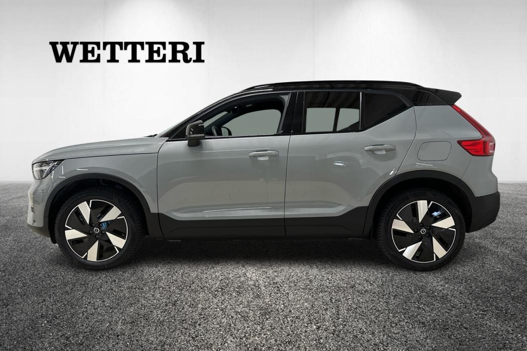 VOLVO XC40 2024