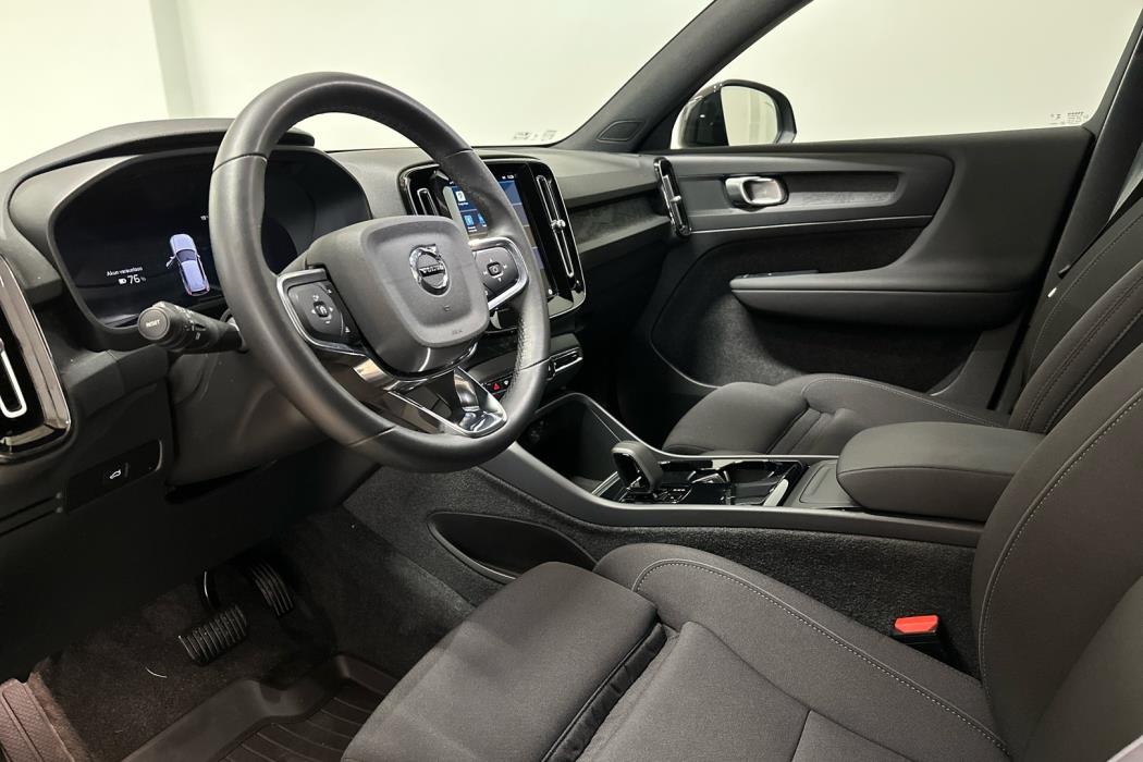 VOLVO XC40 2024