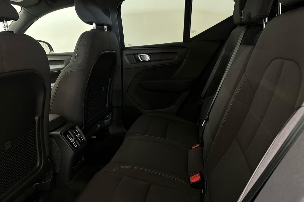 VOLVO XC40 2024