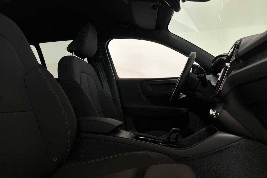 VOLVO XC40 2024