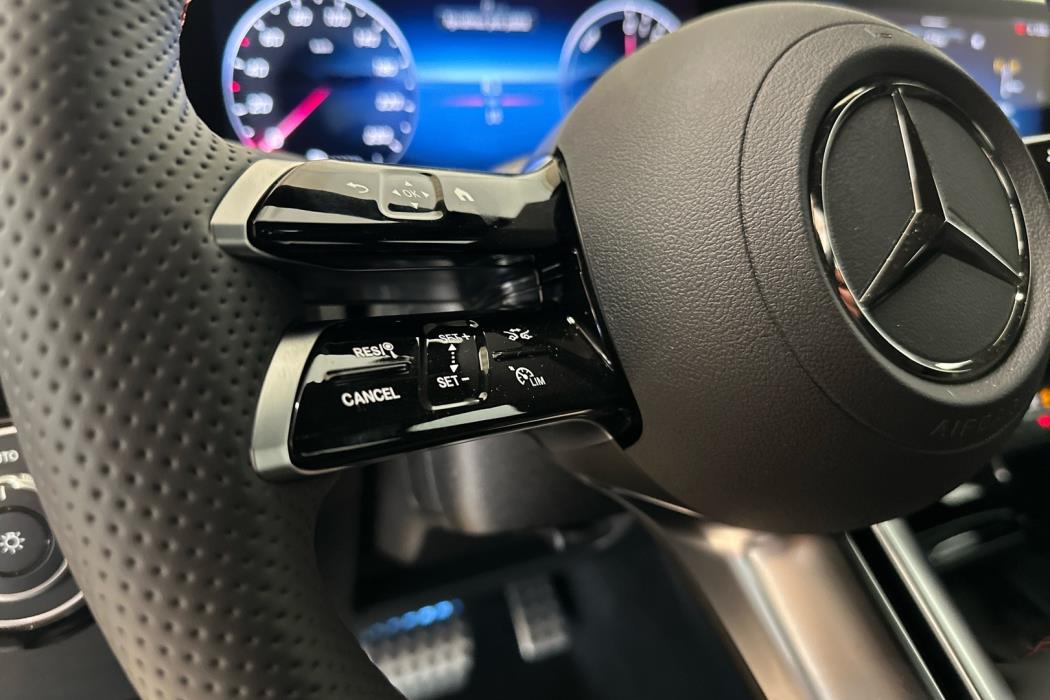 MERCEDES-BENZ CLA 2025