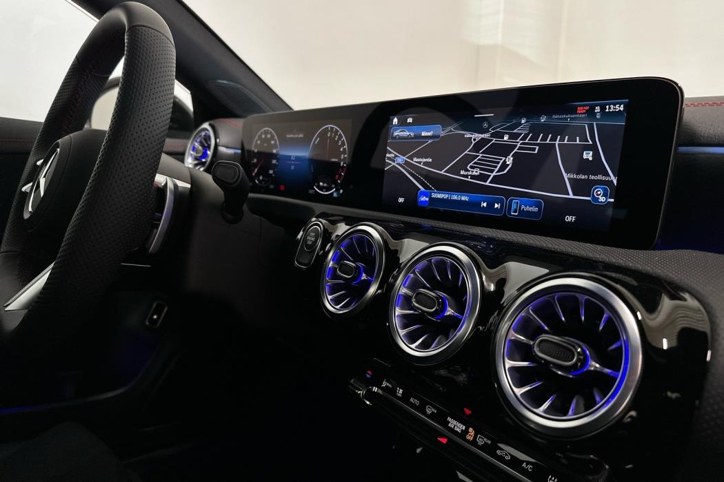 MERCEDES-BENZ CLA 2025