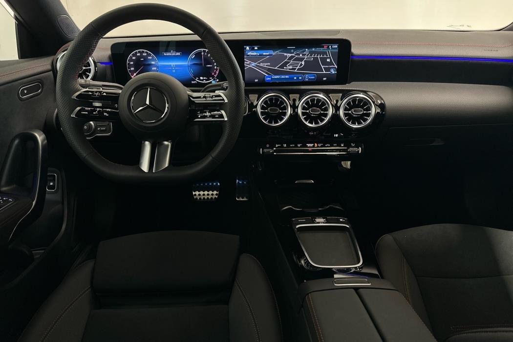 MERCEDES-BENZ CLA 2025
