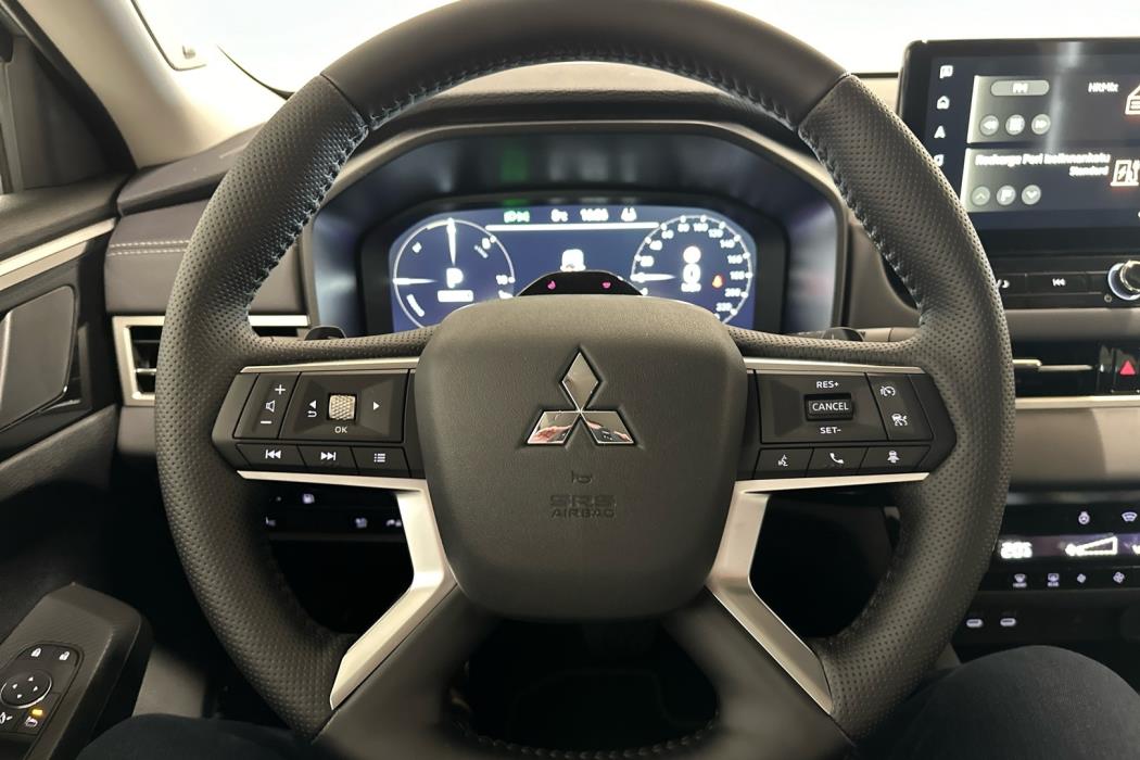 MITSUBISHI Outlander 2025