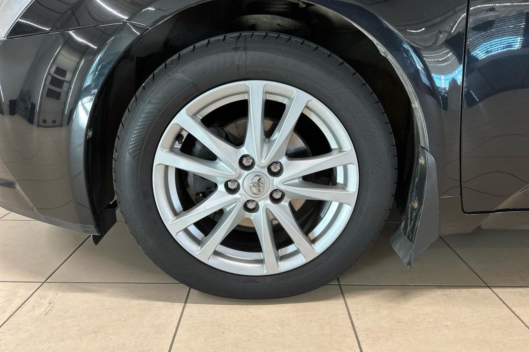 TOYOTA Avensis 2011