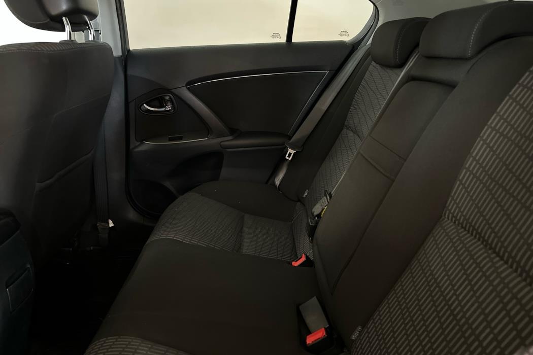TOYOTA Avensis 2011
