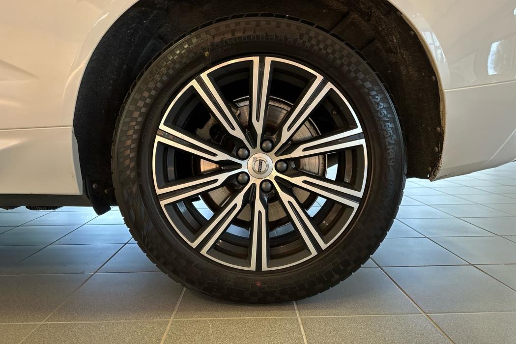 VOLVO XC60 2019
