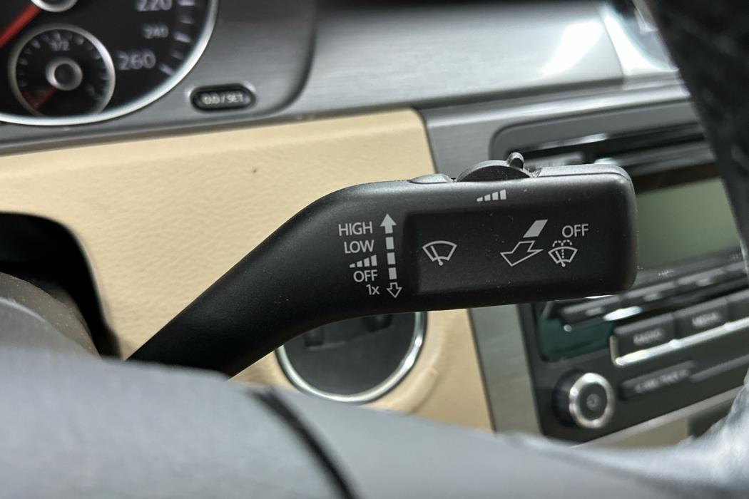 VOLKSWAGEN Passat 2014